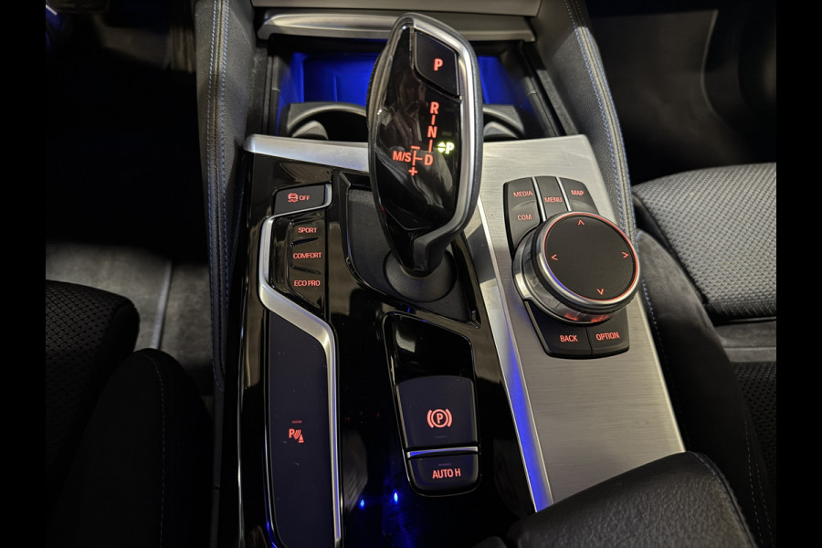 BMW 5 Serie Touring 520i Corporate Lease Executive | M-Sport | M Aerodynamica | Sfeerverlichting | 19'' | Full LED | Camera | Elektr. trekhaak