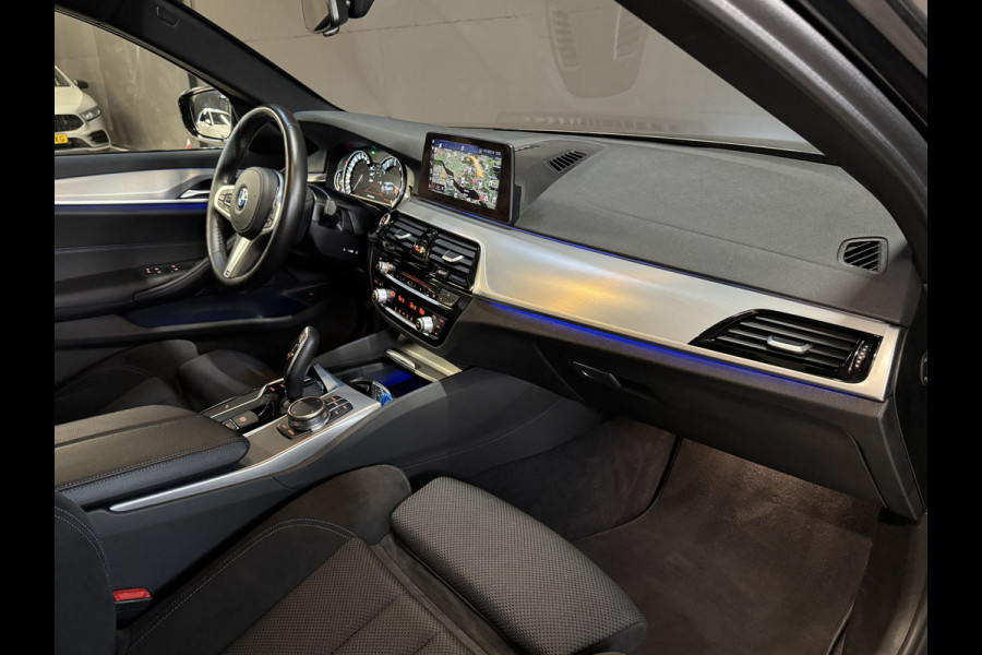 BMW 5 Serie Touring 520i Corporate Lease Executive | M-Sport | M Aerodynamica | Sfeerverlichting | 19'' | Full LED | Camera | Elektr. trekhaak