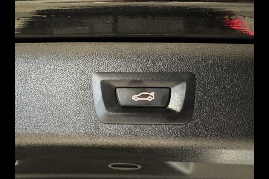 BMW 5 Serie Touring 520i Corporate Lease Executive | M-Sport | M Aerodynamica | Sfeerverlichting | 19'' | Full LED | Camera | Elektr. trekhaak