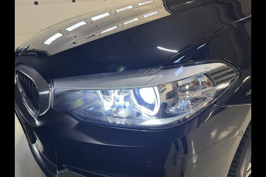 BMW 5 Serie Touring 520i Corporate Lease Executive | M-Sport | M Aerodynamica | Sfeerverlichting | 19'' | Full LED | Camera | Elektr. trekhaak