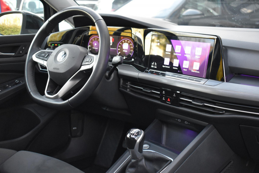 Volkswagen Golf 1.5 TSI R-Line Pano Sfeer Lane Elekstoel. Massage