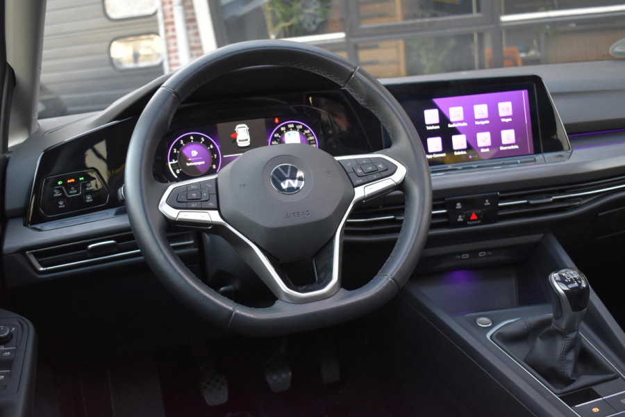 Volkswagen Golf 1.5 TSI R-Line Pano Sfeer Lane Elekstoel. Massage