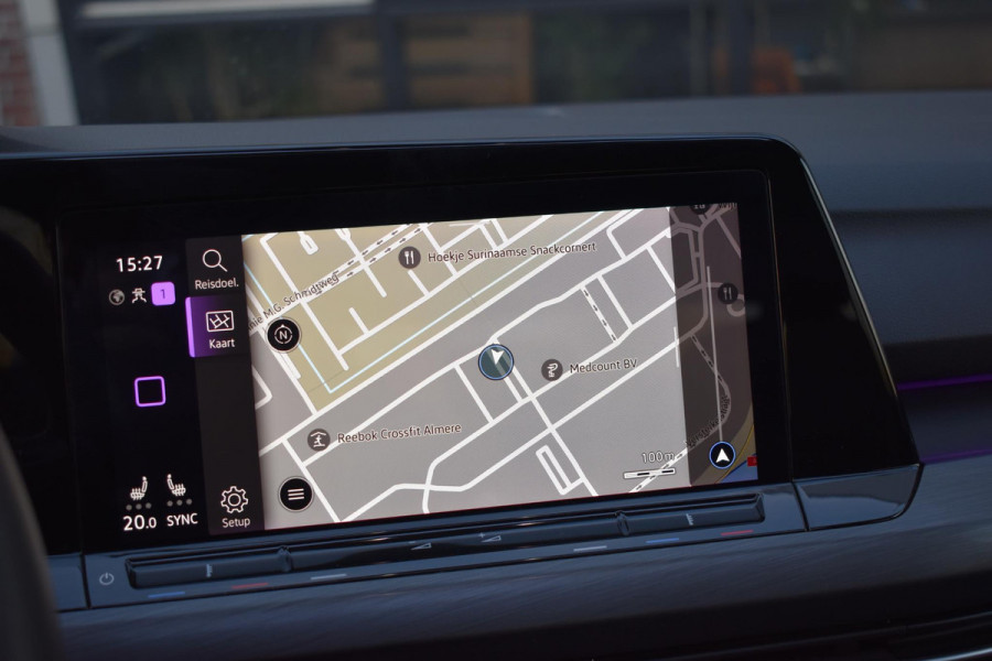 Volkswagen Golf 1.5 TSI R-Line Pano Sfeer Lane Elekstoel. Massage