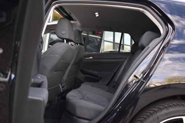 Volkswagen Golf 1.5 TSI R-Line Pano Sfeer Lane Elekstoel. Massage