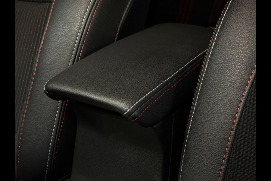 Renault Captur 1.3 TCe 160 R.S.Line | VERKOCHT! Groot Navi | Trekhaak |18 " | Camera | Stoelverwarming | PDC V+A | 100% Dealer onderhouden!