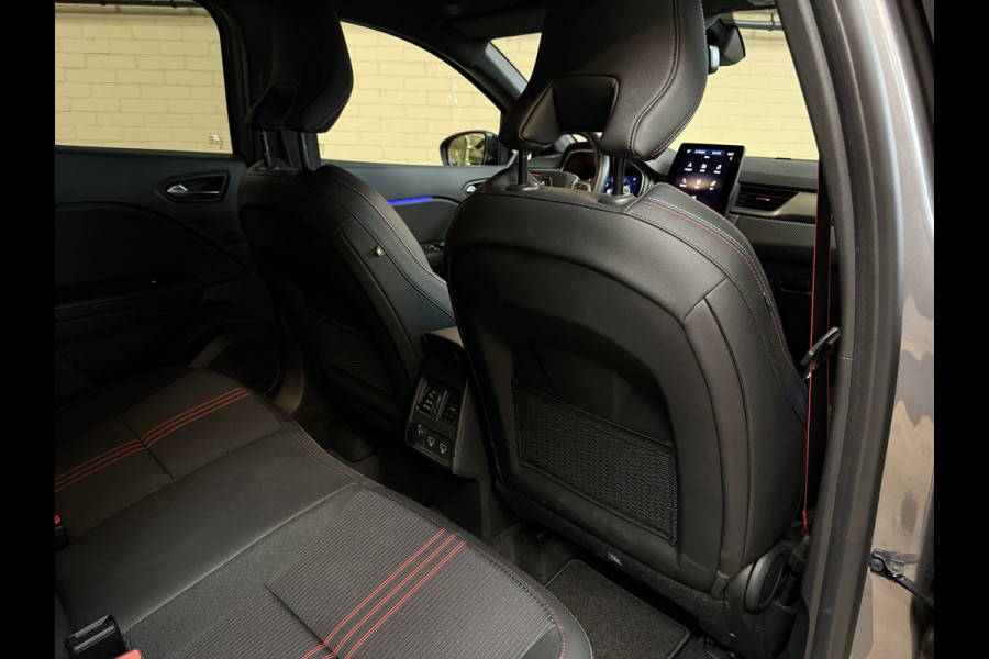 Renault Captur 1.3 TCe 160 R.S.Line | VERKOCHT! Groot Navi | Trekhaak |18 " | Camera | Stoelverwarming | PDC V+A | 100% Dealer onderhouden!