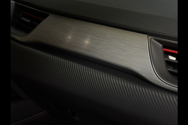 Renault Captur 1.3 TCe 160 R.S.Line | VERKOCHT! Groot Navi | Trekhaak |18 " | Camera | Stoelverwarming | PDC V+A | 100% Dealer onderhouden!