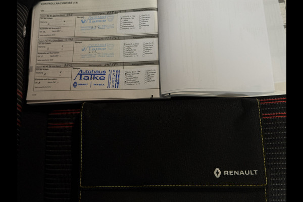 Renault Captur 1.3 TCe 160 R.S.Line | VERKOCHT! Groot Navi | Trekhaak |18 " | Camera | Stoelverwarming | PDC V+A | 100% Dealer onderhouden!