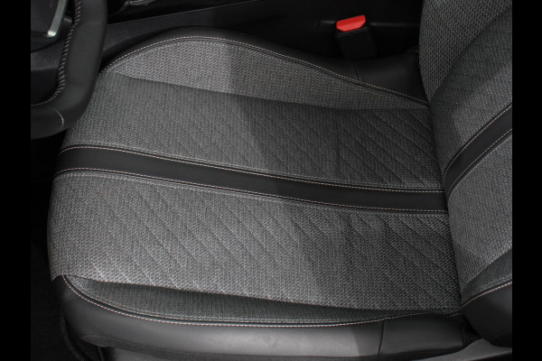 Peugeot 208 Automaat Allure | Navigatie | Apple Carplay/ Android Auto | Camera | Parkeersensoren | Adaptive Cruise Control | Stoelverwarming | Ledverlichting | Climate control