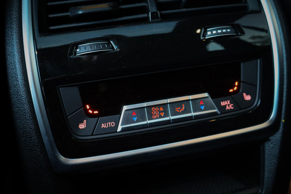 BMW X5 XDrive 50e | SKYLOUNGE | M SPORTSTOELEN | MASSAGE | STOELVERKOELING & VERWARMING | BOWERS & WILKINS | SFEERVERLICHTING | 360 CAM