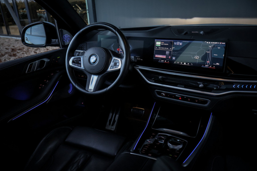 BMW X5 XDrive 50e | SKYLOUNGE | M SPORTSTOELEN | MASSAGE | STOELVERKOELING & VERWARMING | BOWERS & WILKINS | SFEERVERLICHTING | 360 CAM