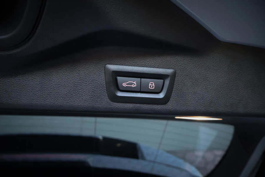 BMW X5 XDrive 50e | SKYLOUNGE | M SPORTSTOELEN | MASSAGE | STOELVERKOELING & VERWARMING | BOWERS & WILKINS | SFEERVERLICHTING | 360 CAM