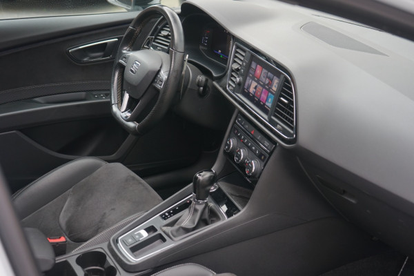 Seat Leon 2.0 TSI Cupra 300 Pano/Beats/DCC/DSG