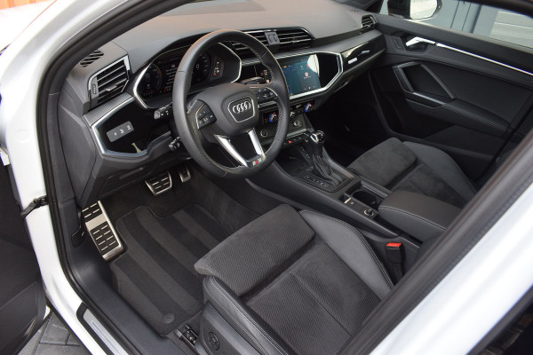 Audi Q3 Sportback 45 TFSI e S-line | Suzuka Grijs | Pano | Trekhaak | Keyless