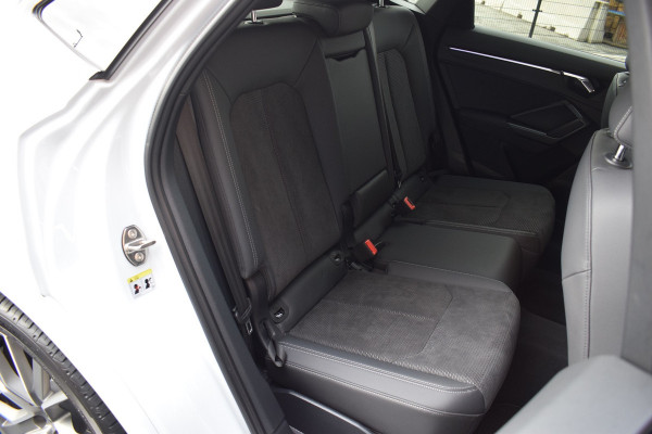 Audi Q3 Sportback 45 TFSI e S-line | Suzuka Grijs | Pano | Trekhaak | Keyless