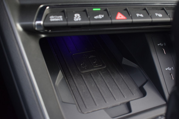 Audi Q3 Sportback 45 TFSI e S-line | Suzuka Grijs | Pano | Trekhaak | Keyless