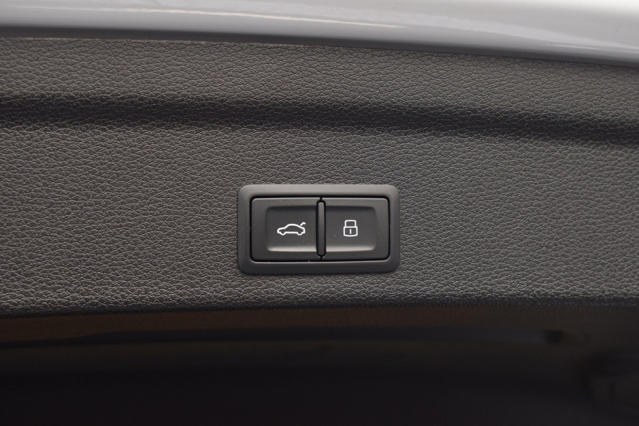 Audi Q3 Sportback 45 TFSI e S-line | Suzuka Grijs | Pano | Trekhaak | Keyless