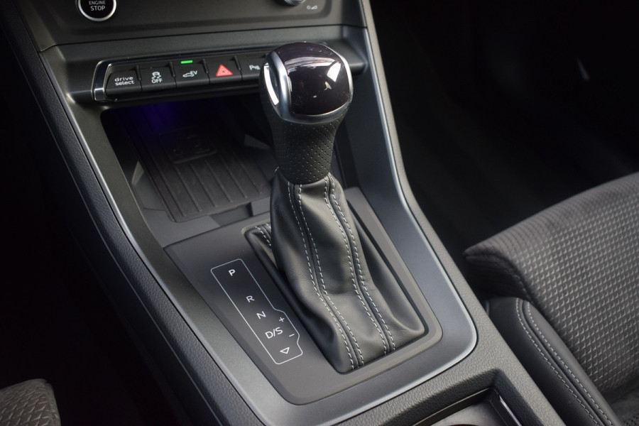 Audi Q3 Sportback 45 TFSI e S-line | Suzuka Grijs | Pano | Trekhaak | Keyless