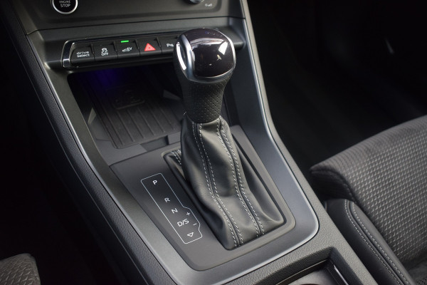 Audi Q3 Sportback 45 TFSI e S-line | Suzuka Grijs | Pano | Trekhaak | Keyless