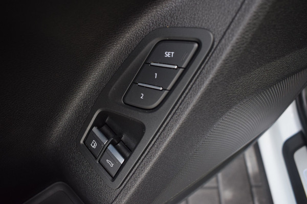 Audi Q3 Sportback 45 TFSI e S-line | Suzuka Grijs | Pano | Trekhaak | Keyless