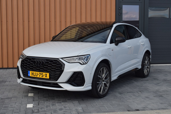 Audi Q3 Sportback 45 TFSI e S-line | Suzuka Grijs | Pano | Trekhaak | Keyless