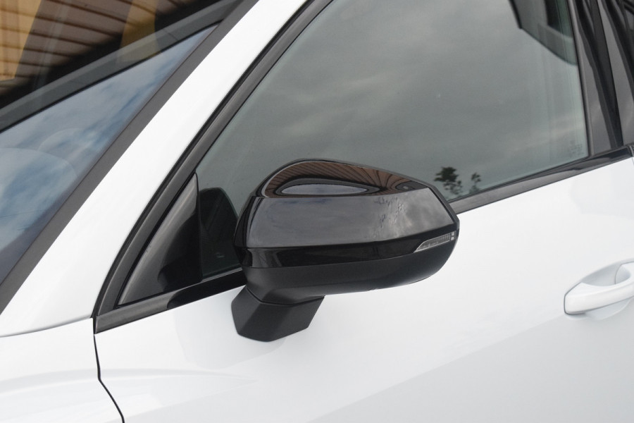 Audi Q3 Sportback 45 TFSI e S-line | Suzuka Grijs | Pano | Trekhaak | Keyless