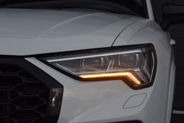 Audi Q3 Sportback 45 TFSI e S-line | Suzuka Grijs | Pano | Trekhaak | Keyless