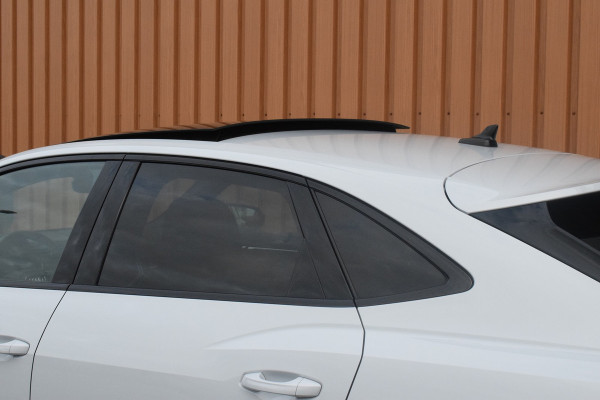 Audi Q3 Sportback 45 TFSI e S-line | Suzuka Grijs | Pano | Trekhaak | Keyless