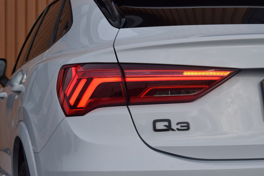 Audi Q3 Sportback 45 TFSI e S-line | Suzuka Grijs | Pano | Trekhaak | Keyless