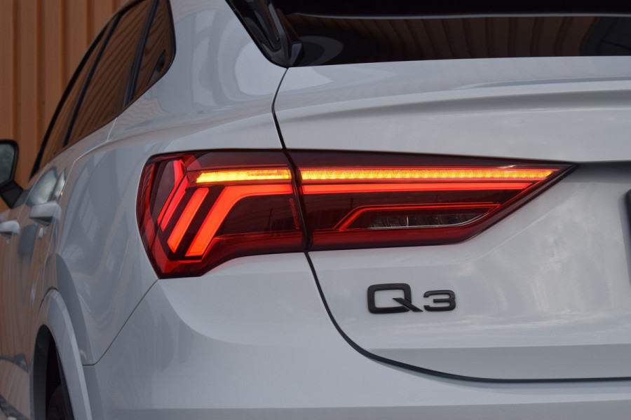 Audi Q3 Sportback 45 TFSI e S-line | Suzuka Grijs | Pano | Trekhaak | Keyless