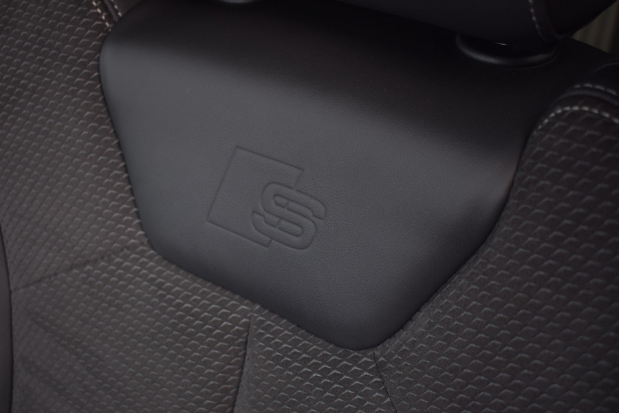 Audi Q3 Sportback 45 TFSI e S-line | Suzuka Grijs | Pano | Trekhaak | Keyless