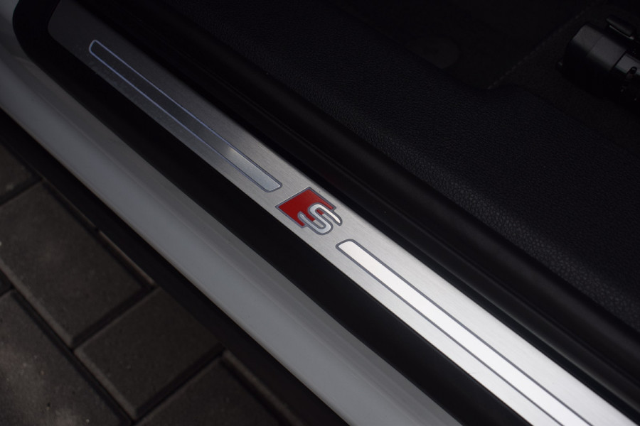 Audi Q3 Sportback 45 TFSI e S-line | Suzuka Grijs | Pano | Trekhaak | Keyless