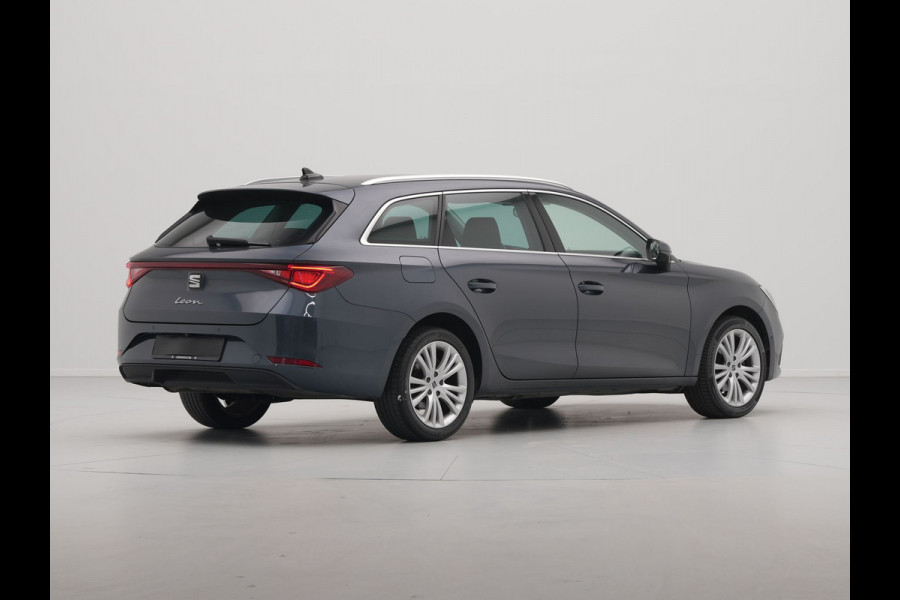 Seat Leon Sportstourer 1.5 TSI 130pk Style Navigatie Camera 17"velgen Keyless Parkassist 21