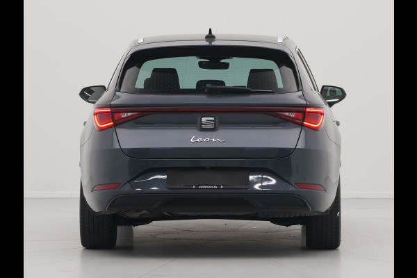 Seat Leon Sportstourer 1.5 TSI 130pk Style Navigatie Camera 17"velgen Keyless Parkassist 21