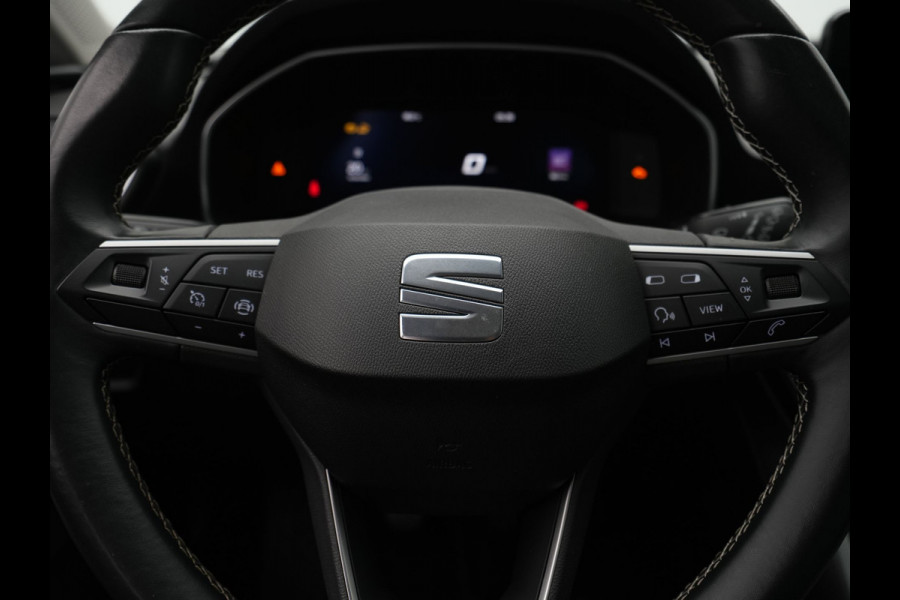 Seat Leon Sportstourer 1.5 TSI 130pk Style Navigatie Camera 17"velgen Keyless Parkassist 21