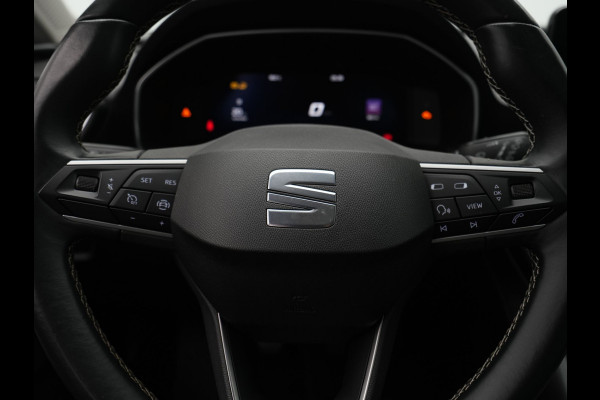 Seat Leon Sportstourer 1.5 TSI 130pk Style Navigatie Camera 17"velgen Keyless Parkassist 21