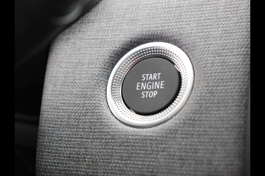 Mitsubishi Colt 1.6 HEV Automaat Intense Navigatie d.m.v. Apple Carplay/Android Auto Camera Climate Control Cruise Control Lichtmetalen velgen Extra Getint Glas Digitale Cockpit