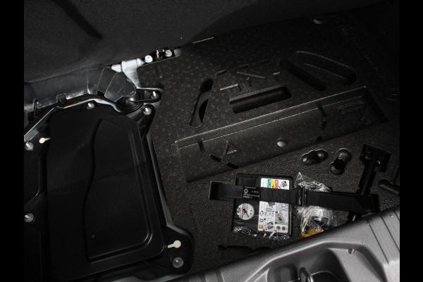 Mitsubishi Colt 1.6 HEV Automaat Intense Navigatie d.m.v. Apple Carplay/Android Auto Camera Climate Control Cruise Control Lichtmetalen velgen Extra Getint Glas Digitale Cockpit