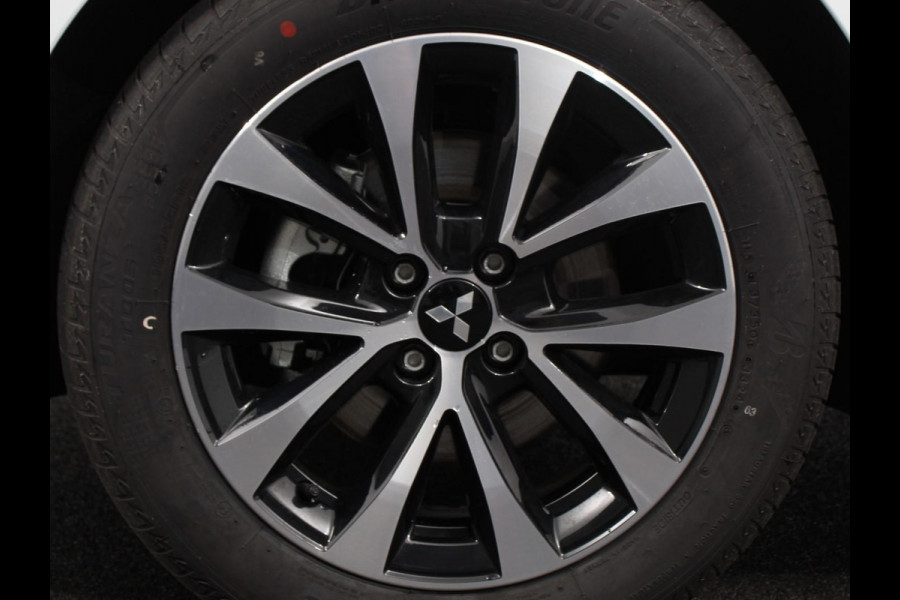 Mitsubishi Colt 1.6 HEV Automaat Intense Navigatie d.m.v. Apple Carplay/Android Auto Camera Climate Control Cruise Control Lichtmetalen velgen Extra Getint Glas Digitale Cockpit