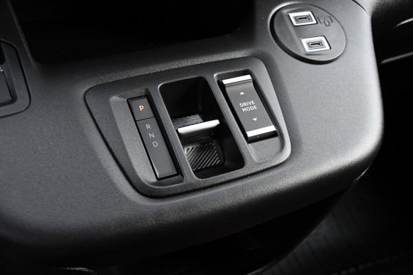 Toyota PROACE CITY Electric Long 50 kWh Black & White Edition 5 x Direct Leverbaar! Camera, Cruise, 2 x Schuifdeur, Carplay, 136pk,