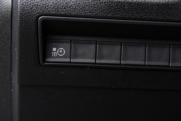 Toyota PROACE CITY Electric Long 50 kWh Black & White Edition 5 x Direct Leverbaar! Camera, Cruise, 2 x Schuifdeur, Carplay, 136pk,