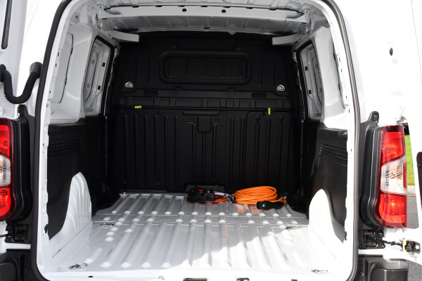 Toyota PROACE CITY Electric Long 50 kWh Black & White Edition 5 x Direct Leverbaar! Camera, Cruise, 2 x Schuifdeur, Carplay, 136pk,