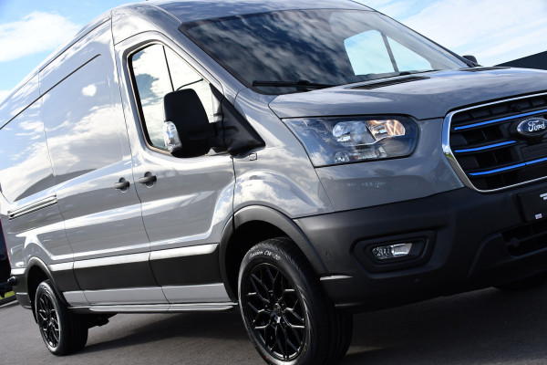 Ford E-Transit 350 L3H2 68 kWh PB Edition Adaptieve Cruise, 360 Camera, Carplay, BLIS, Stoelverwarming, NAVI, Multimedia, Sensoren, Uniek!