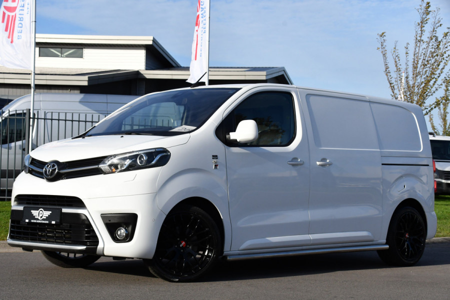 Toyota ProAce 2.0 D-4D GR Sport Edition 360 Camera, Cruise, Carplay, Head-up, 177pk, 2 x Schuifdeur, Trekhaak, Stoelverwarming, Automaat, Uniek!