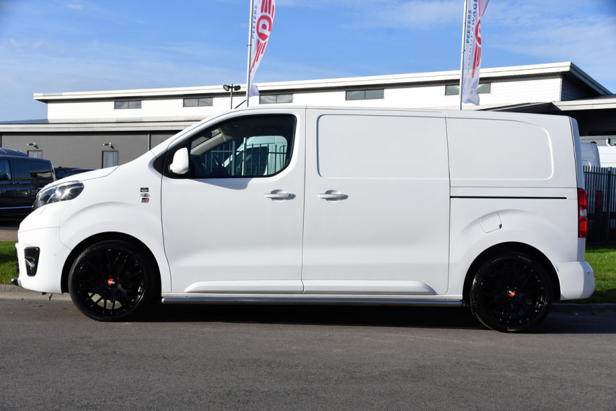 Toyota ProAce 2.0 D-4D GR Sport Edition 360 Camera, Cruise, Carplay, Head-up, 177pk, 2 x Schuifdeur, Trekhaak, Stoelverwarming, Automaat, Uniek!