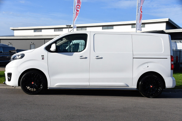 Toyota ProAce 2.0 D-4D GR Sport Edition 360 Camera, Cruise, Carplay, Head-up, 177pk, 2 x Schuifdeur, Trekhaak, Stoelverwarming, Automaat, Uniek!