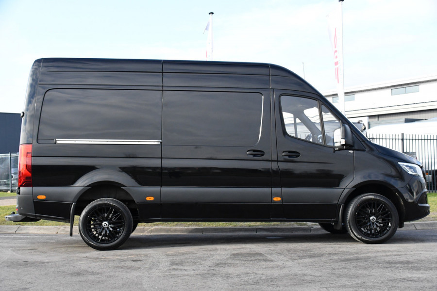 Mercedes-Benz Sprinter 317 1.9 CDI L2H2 Black Edition RWD Cruise, Camera,10.5'' Multimedia, Carplay, LED, Trekhaak, Multimedia, UNIEK!