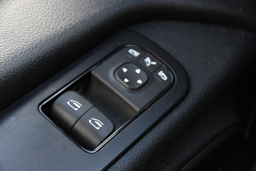 Mercedes-Benz Sprinter 317 1.9 CDI L2H2 Black Edition RWD Cruise, Camera,10.5'' Multimedia, Carplay, LED, Trekhaak, Multimedia, UNIEK!