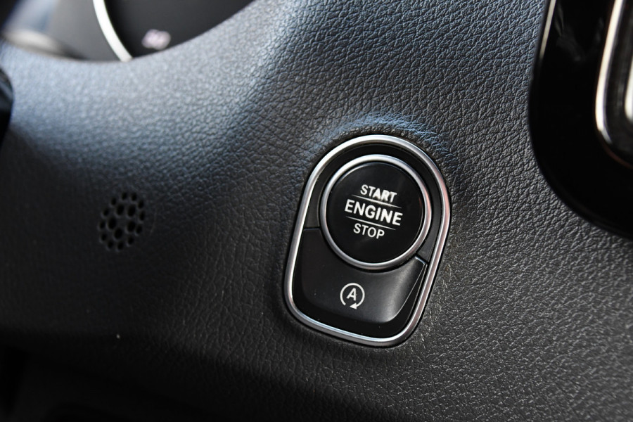 Mercedes-Benz Sprinter 317 1.9 CDI L2H2 Black Edition RWD Cruise, Camera,10.5'' Multimedia, Carplay, LED, Trekhaak, Multimedia, UNIEK!