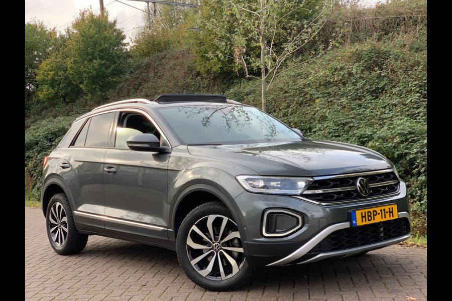 Volkswagen T-Roc 1.5 TSI Life Business AUTOMAAT PANO 17'' 2024 !